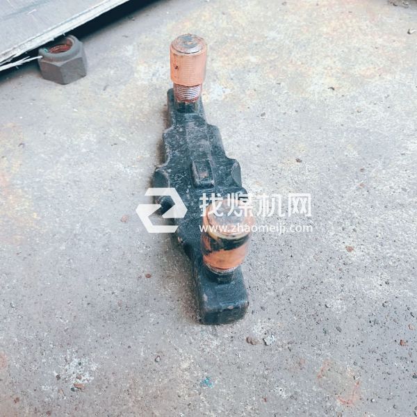 廠家直銷(xiāo)礦用U型螺栓  刮板機(jī)配套U型螺栓